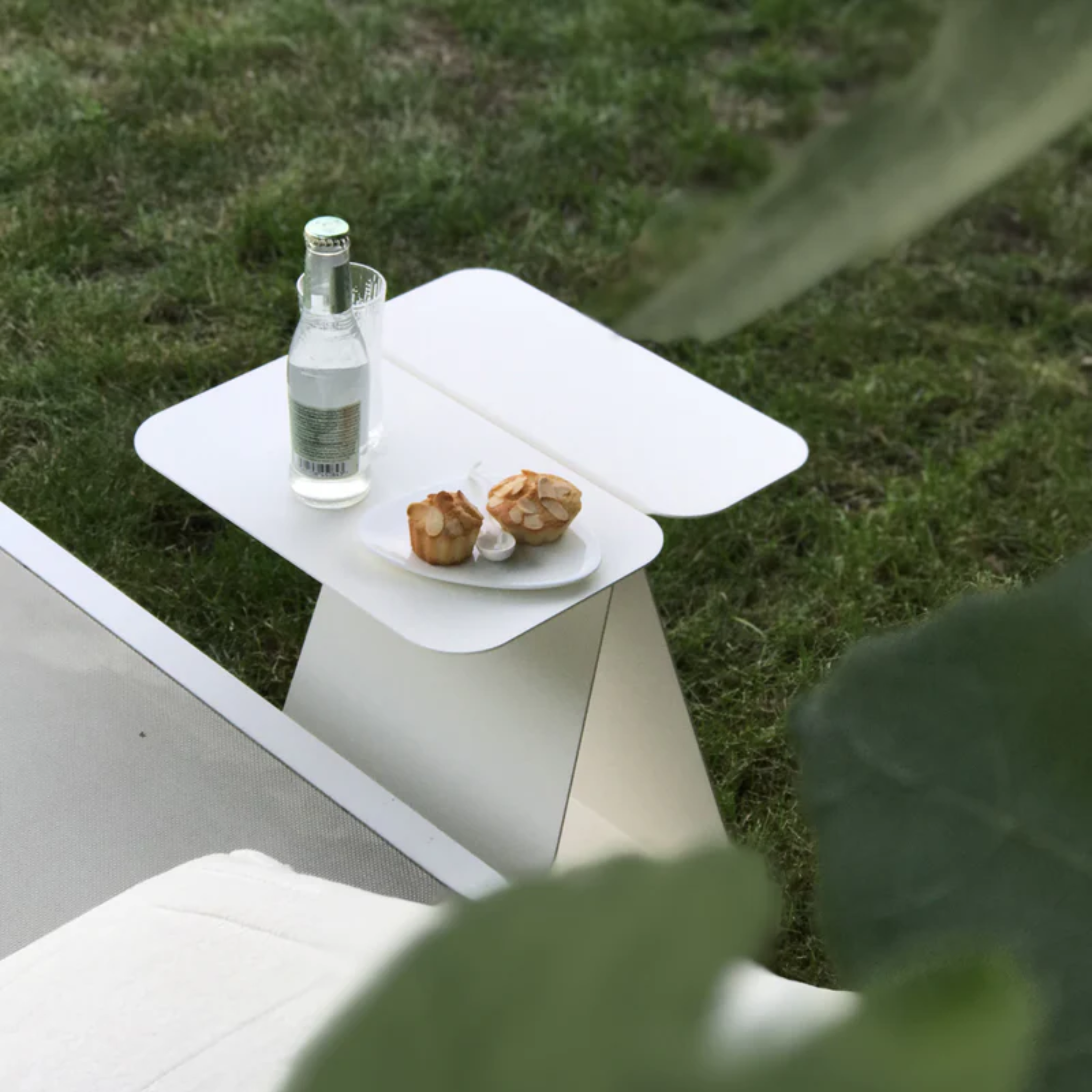 YOUMY steel side table - Mlle JO