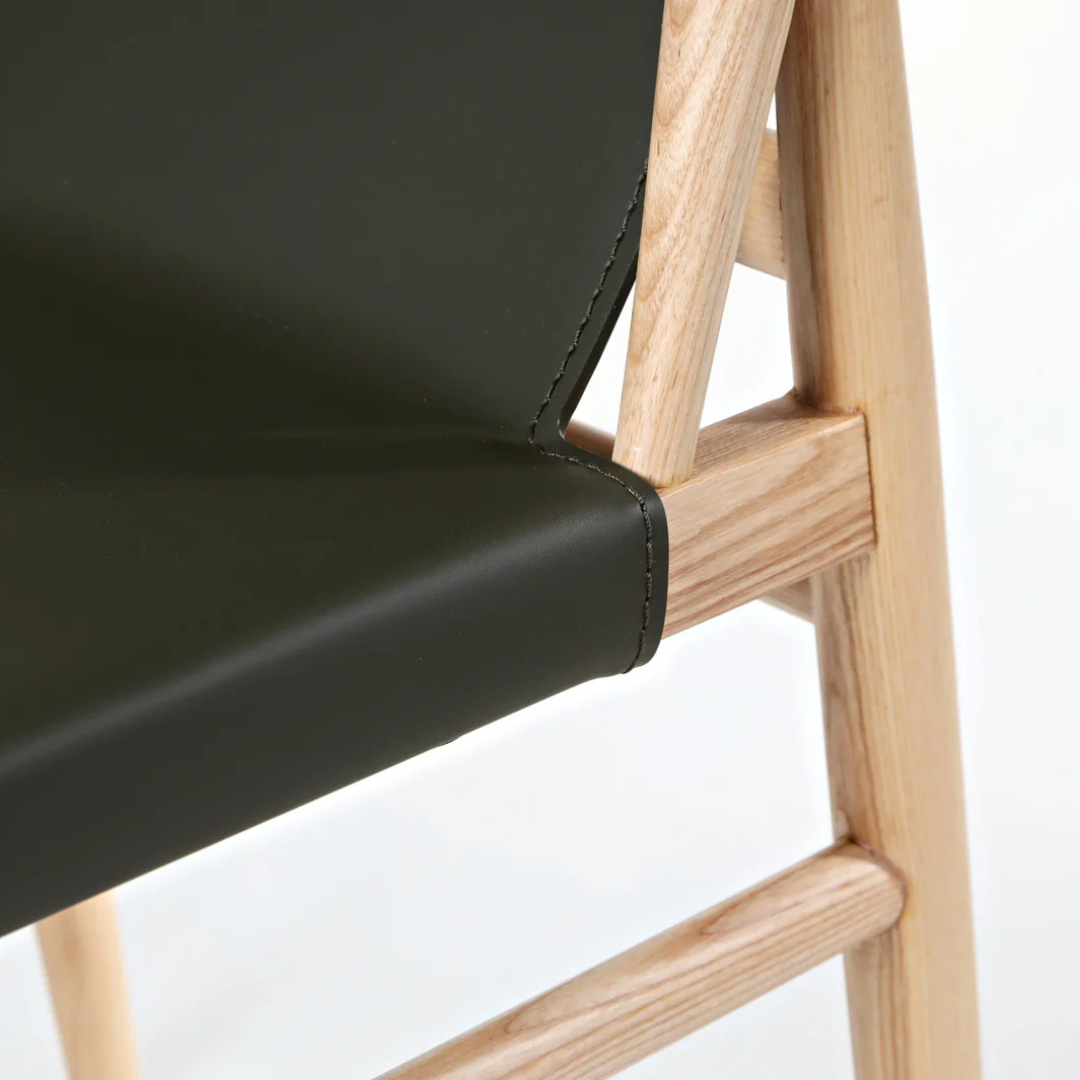 Harmonia wood and leather chair