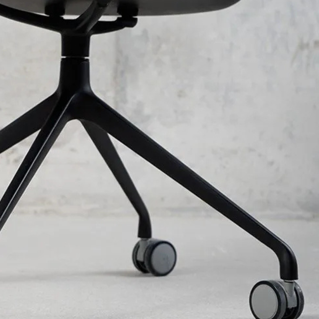 Glavo -  Armchair with wheels