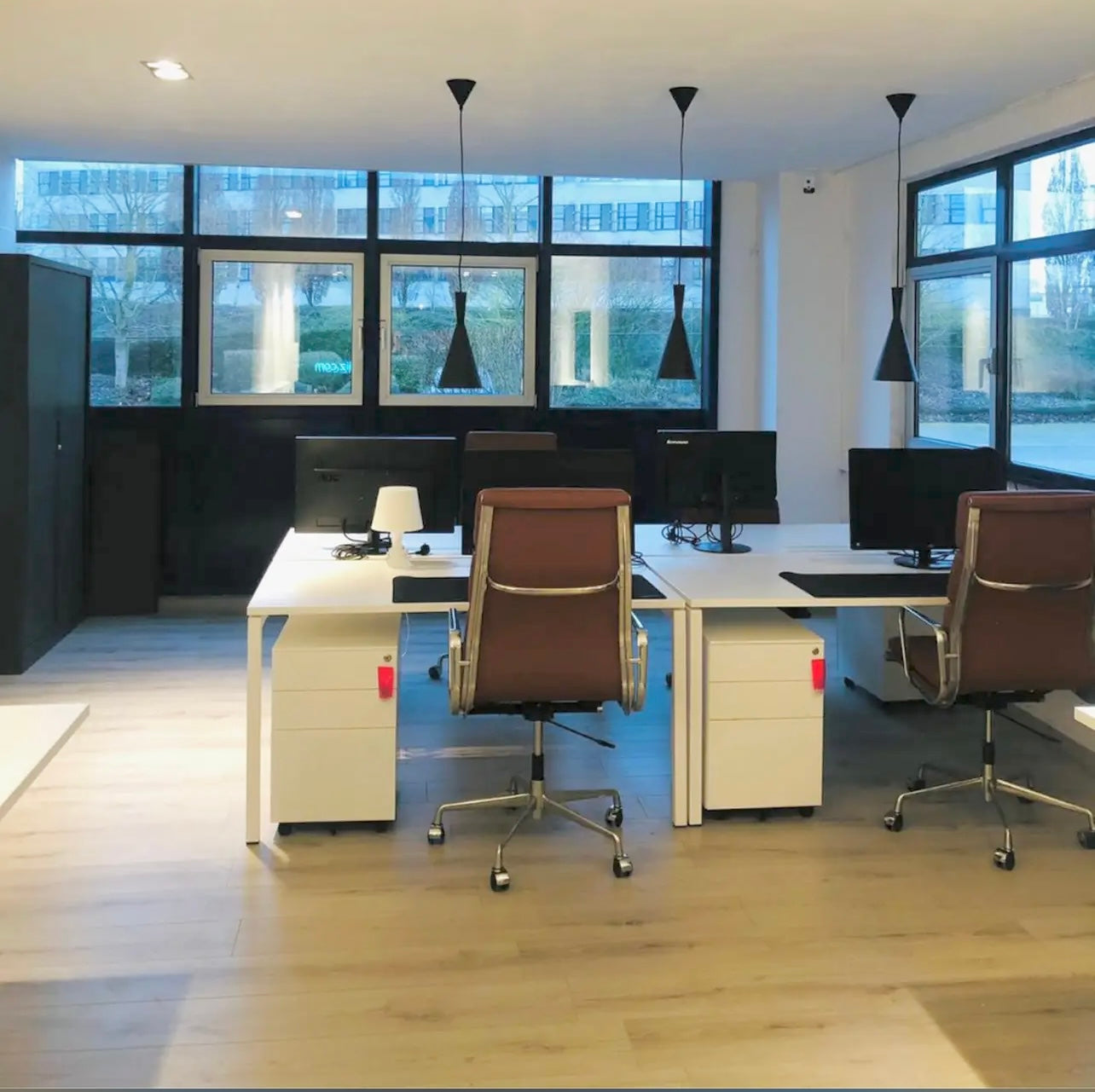 Double Desks for Open Space - Gamme Sierra (140×164 cm) - Outlet Assembled