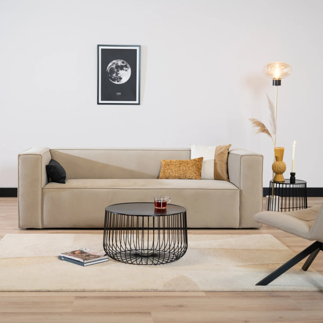 Lady round coffee table