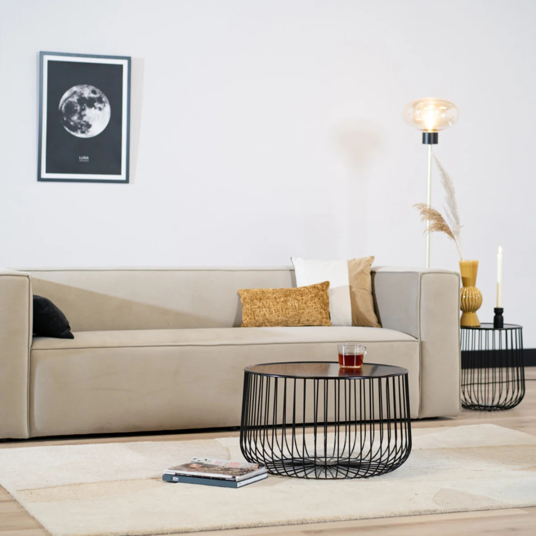 Lady round coffee table