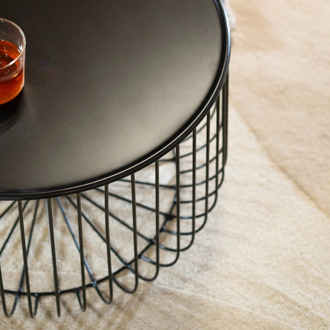 Lady round coffee table