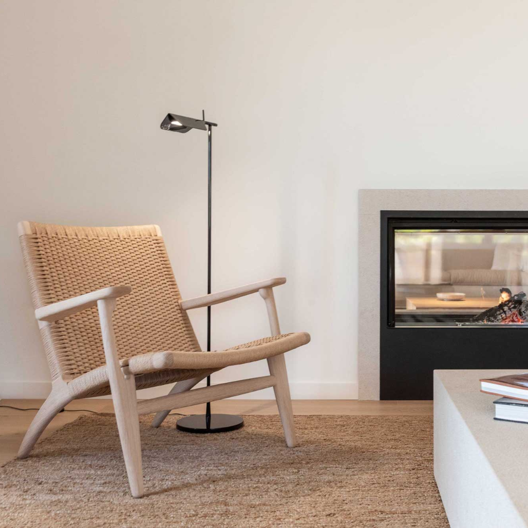 CH25 Wood Iconic lounge chair