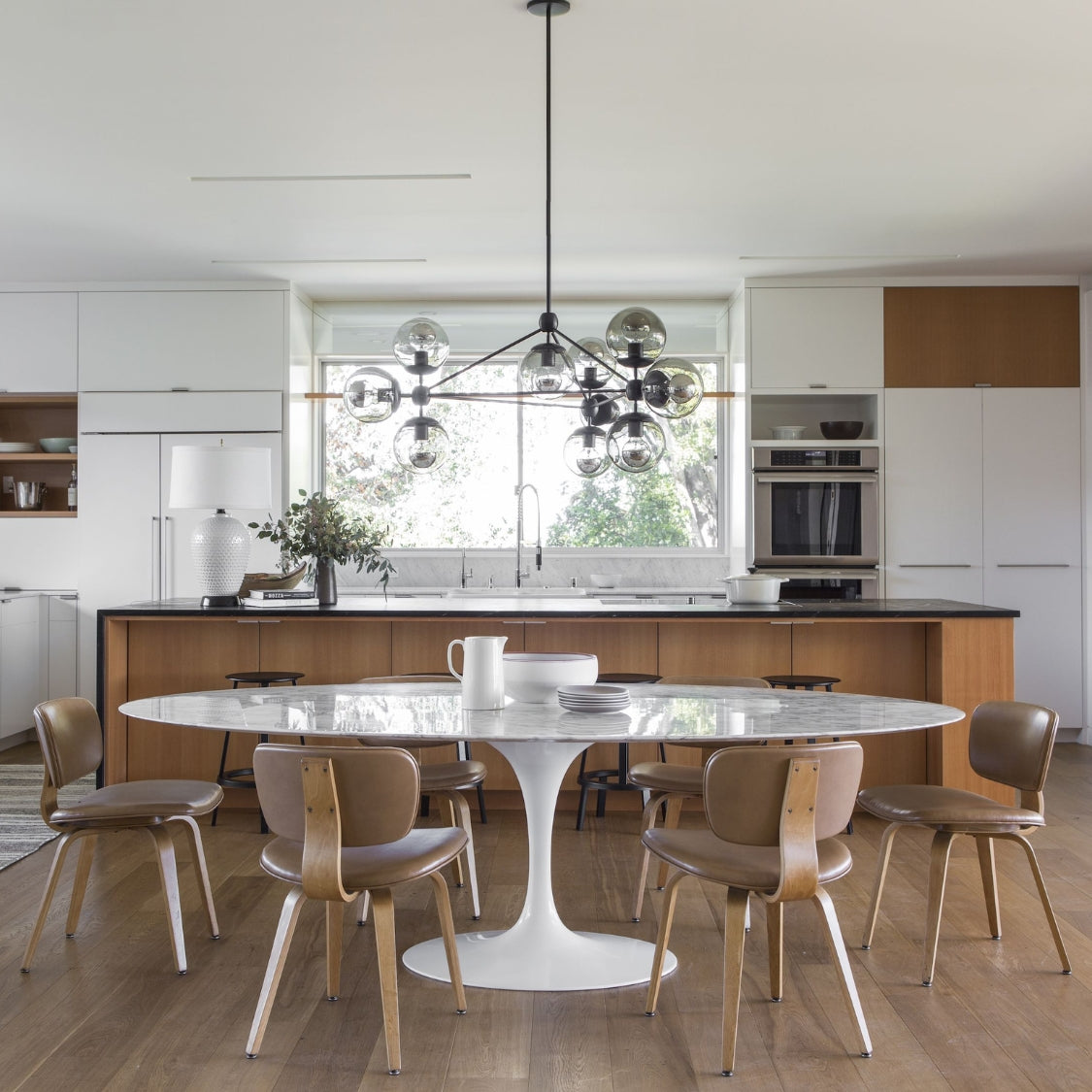 Oval Tulipe Table Leg