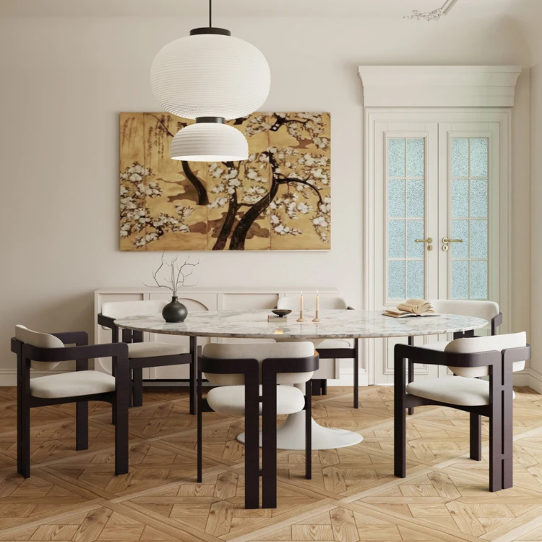 Oval marble Tulip Table Saarinen