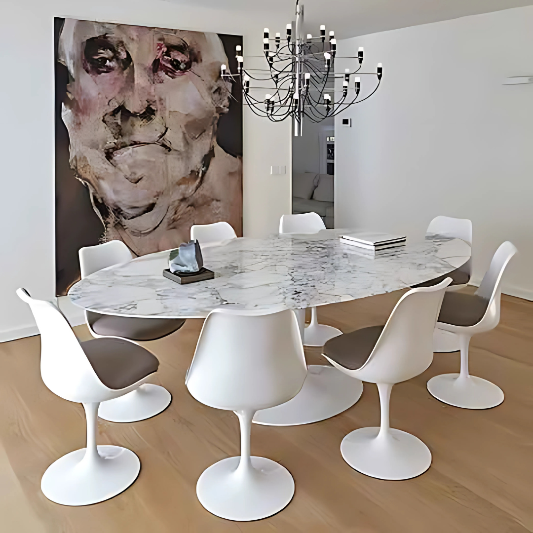 Oval marble Tulip Table Saarinen
