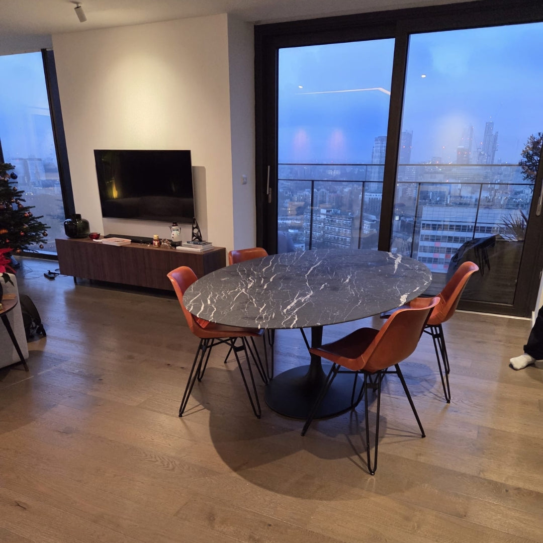 Oval marble Tulip Table Saarinen