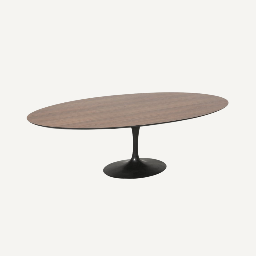 Oval wooden Tulip Table Saarinen