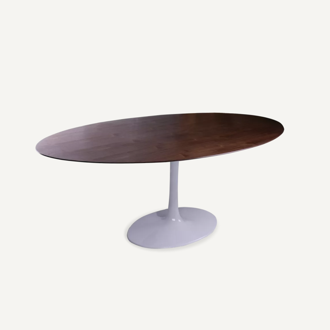 Oval wooden Tulip Table Saarinen