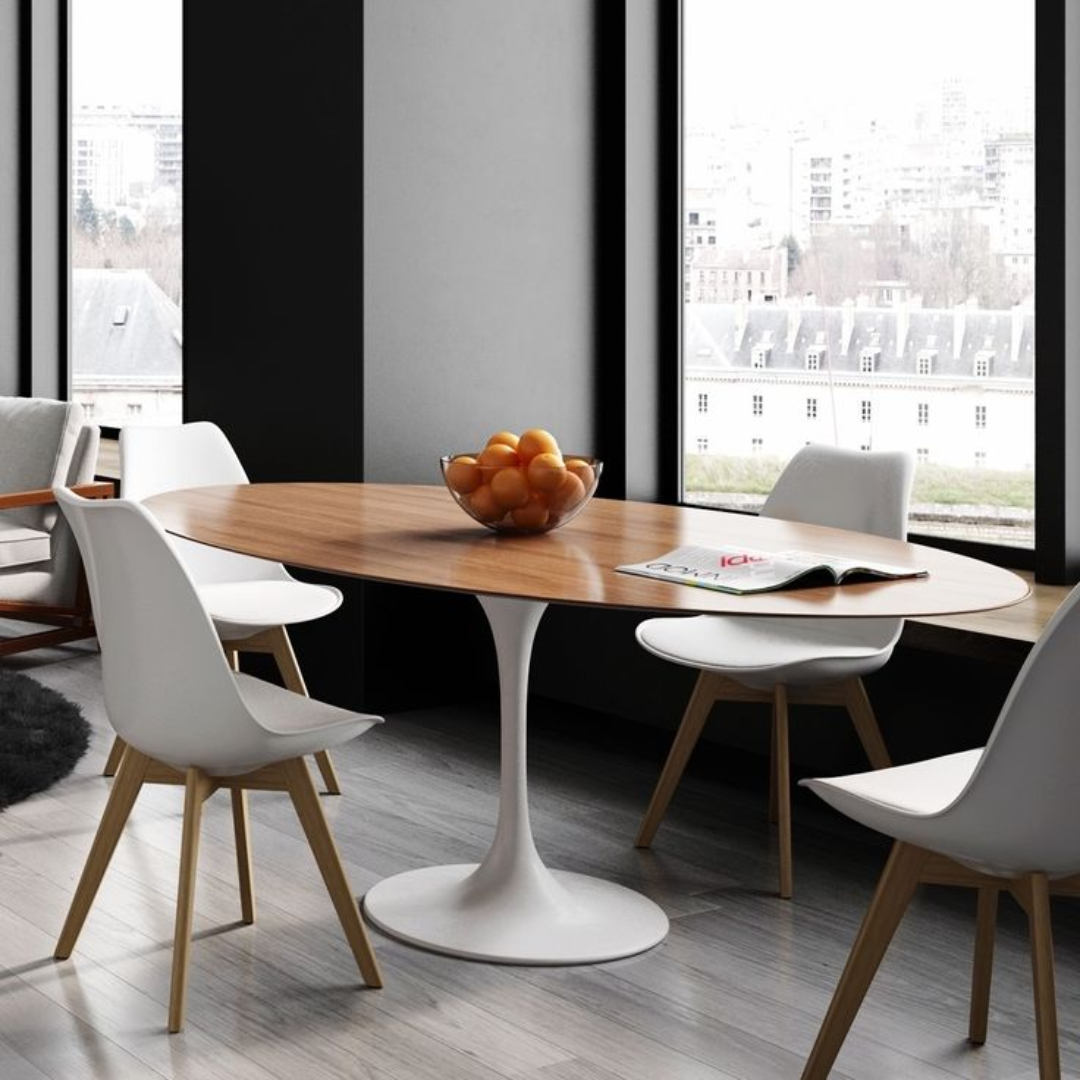 Oval wooden Tulip Table Saarinen