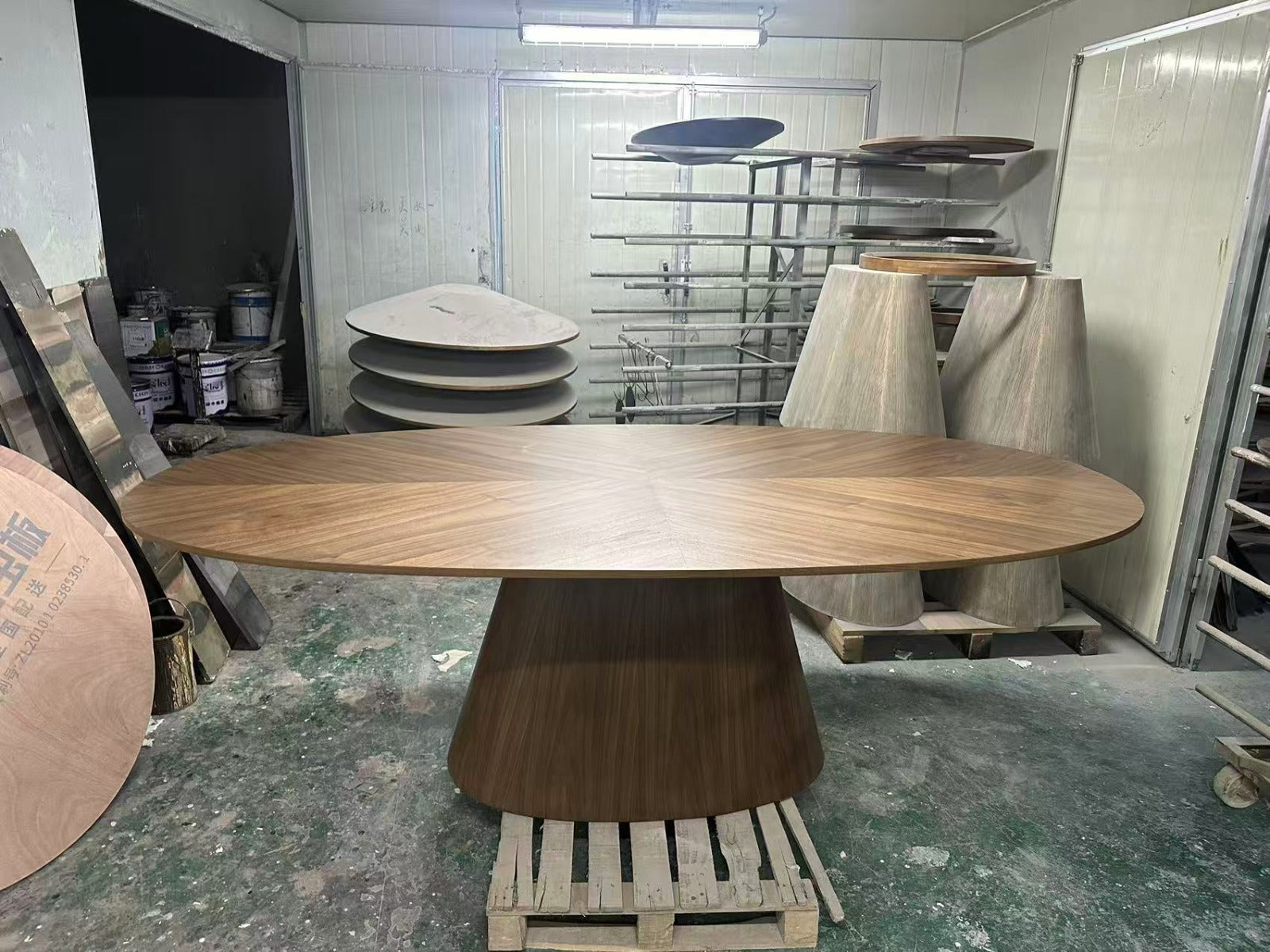 Table ovale en bois
