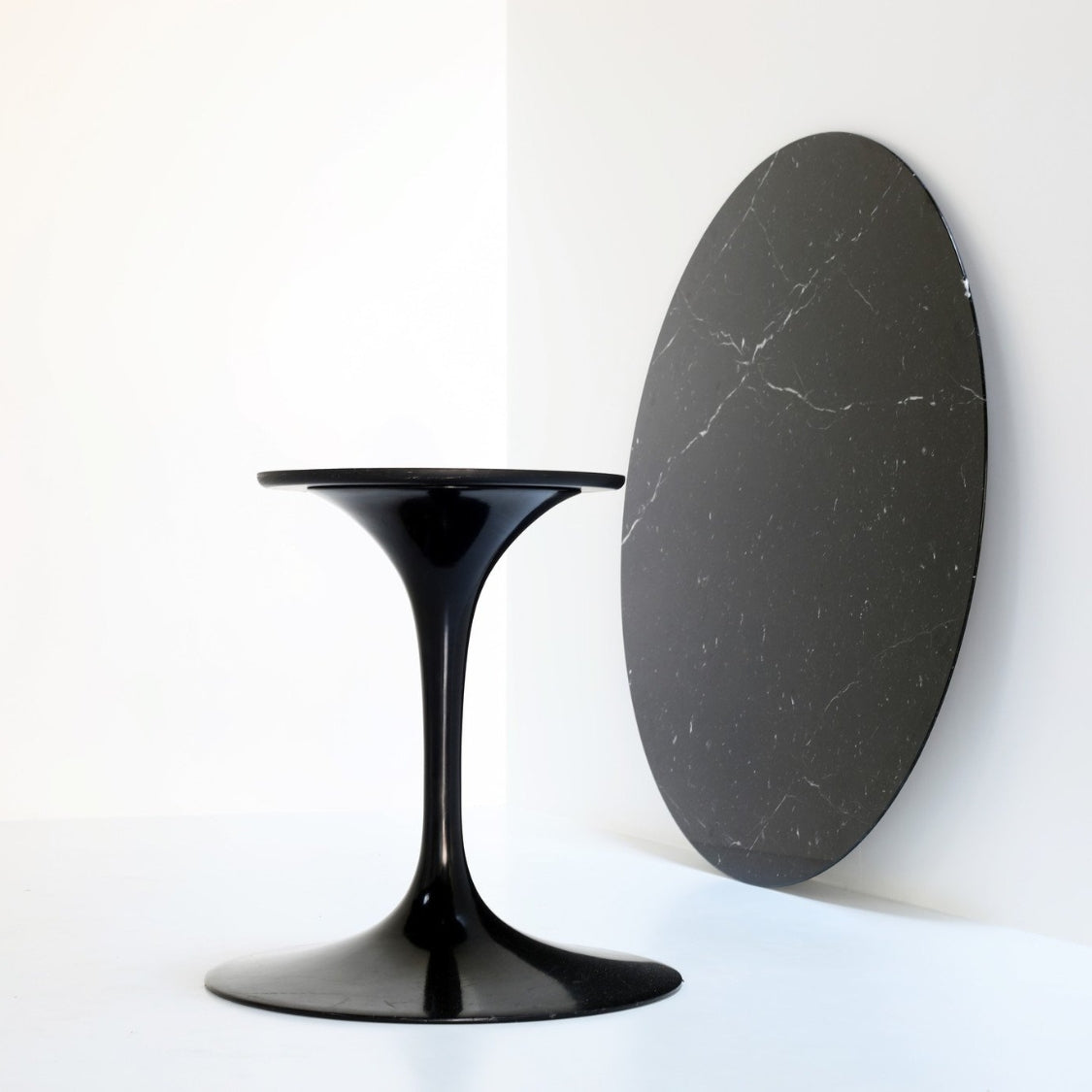 Round Tulipe Table Leg